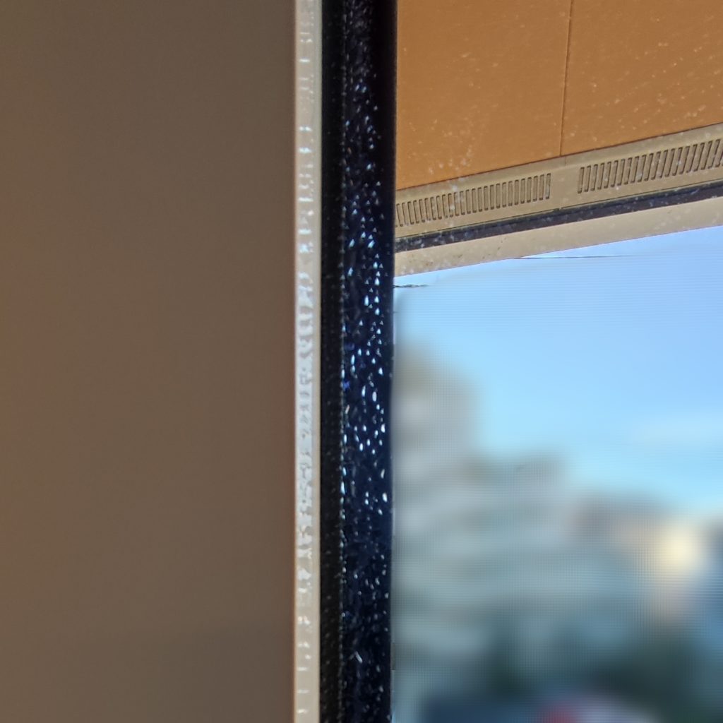 窓の結露。樹脂サッシでも発生
