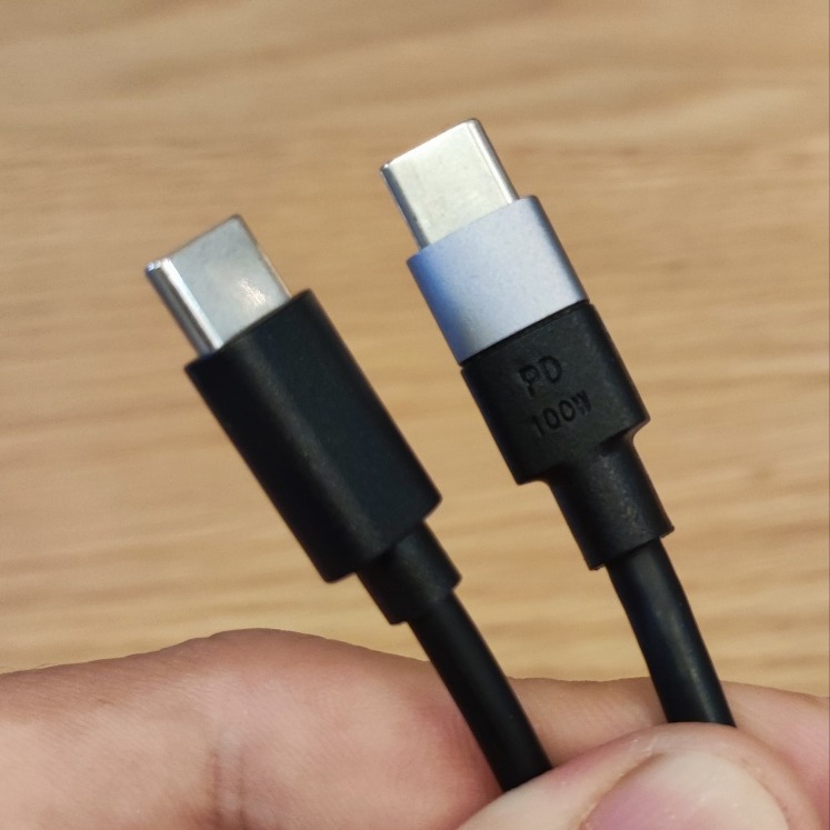ダイソーでは、「USBタイプC→USBタイプC」ケーブルが3種類比較